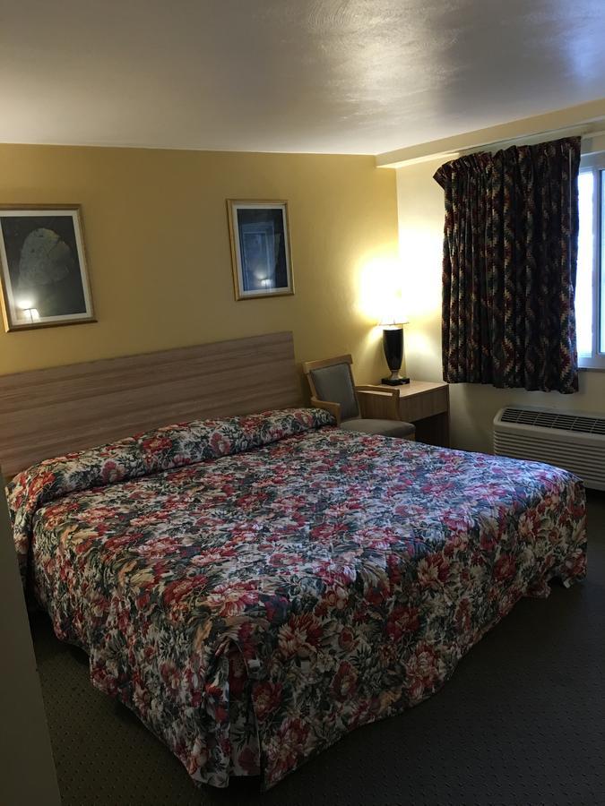 Holiday Motel Waynesburg Экстерьер фото