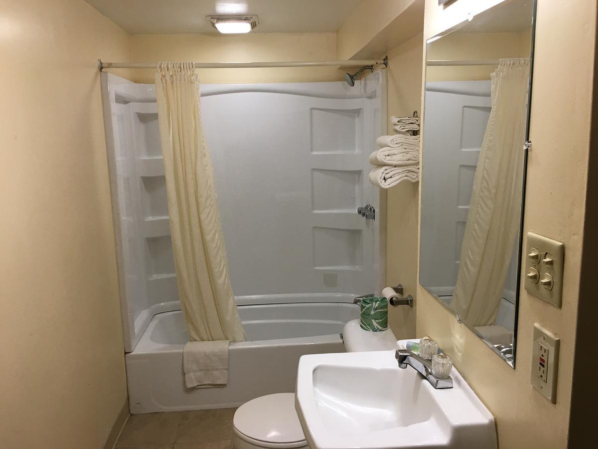 Holiday Motel Waynesburg Экстерьер фото