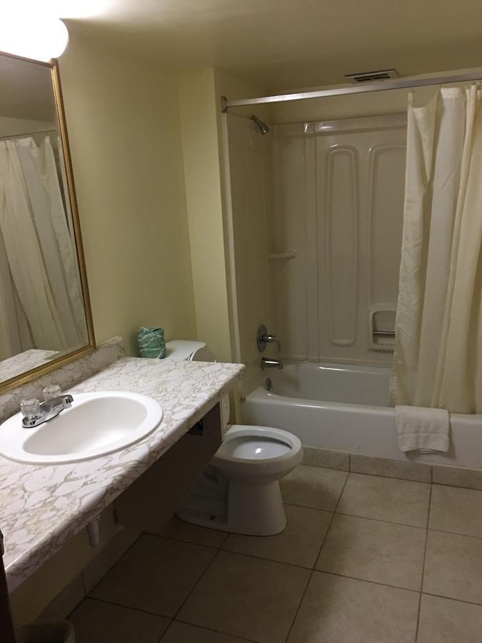 Holiday Motel Waynesburg Экстерьер фото